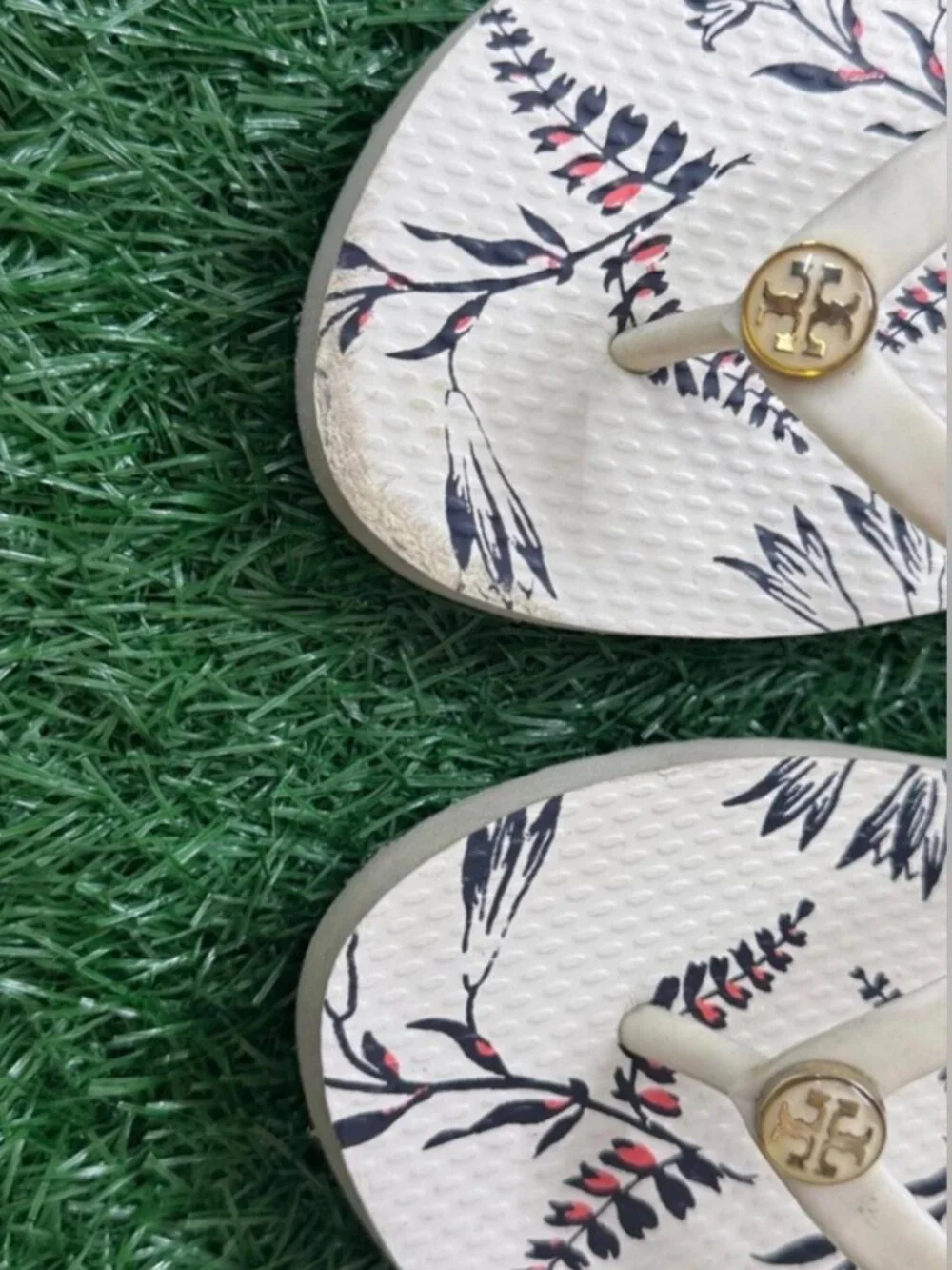 Tory Burch Leaf Print‎ Sandals Size 6